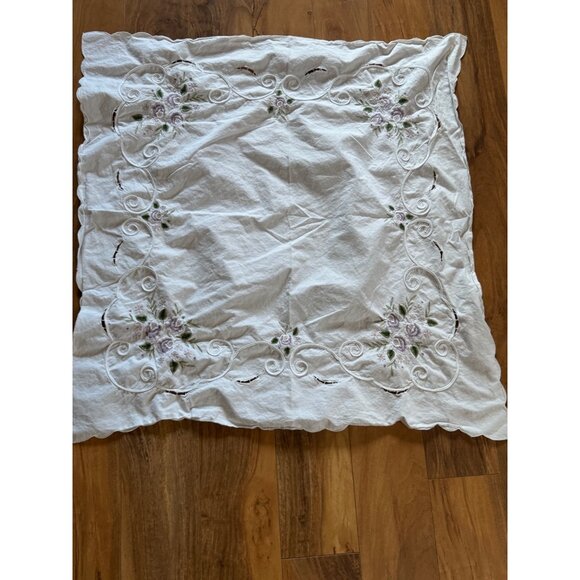 Vintage White Linen Tablecloth With Embroidered Lilac & Green Floral Design 34" - Picture 1 of 6